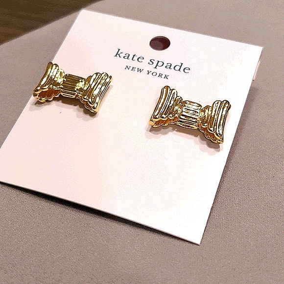 NEW Kate Spade All Wrapped Up Bow Studs in Gold - Picture 7 of 11